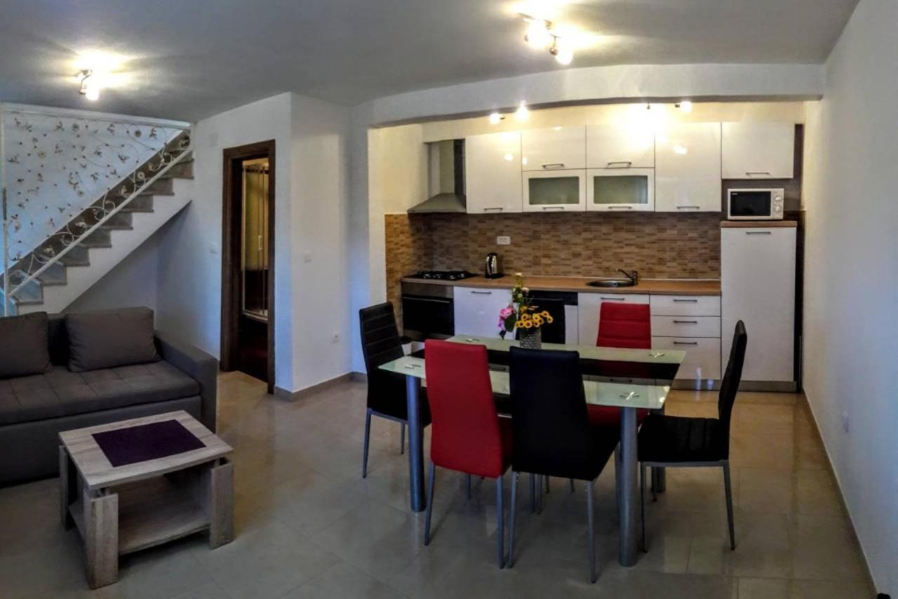 Holiday Apartments Maslina Paho Babino Polje Ngoại thất bức ảnh